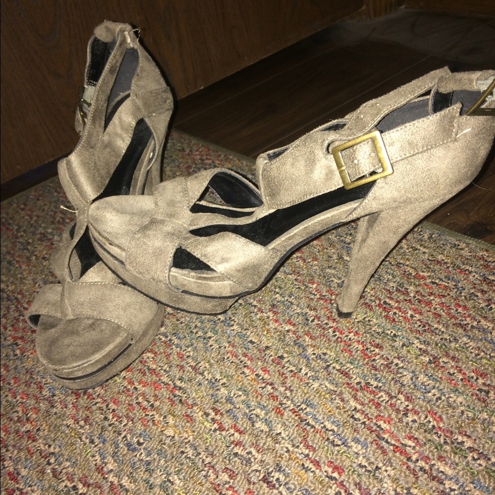 Grey Suede Heel