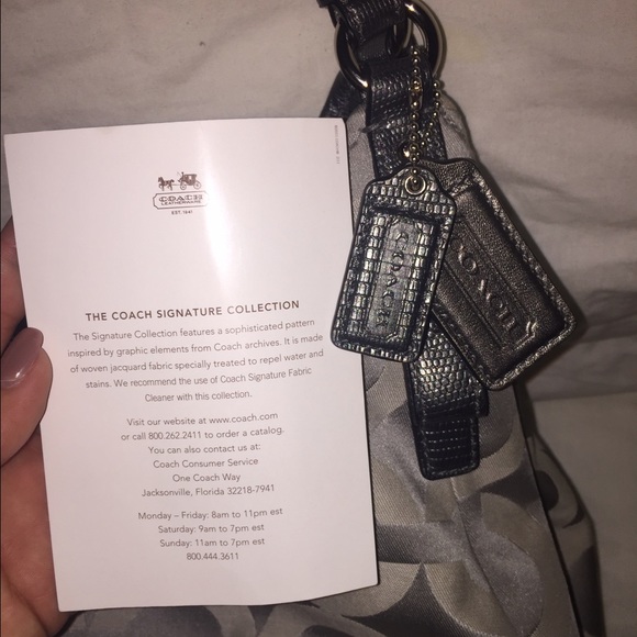 Coach silver handbag - Picture 3 of 4