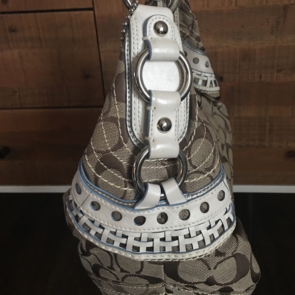 Coach Signature Hobo - Picture 3 of 6