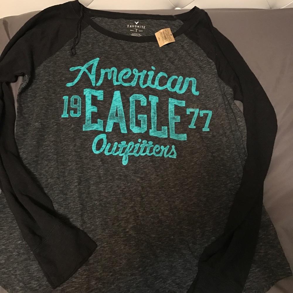 American Eagle favorite T. Size large NWT