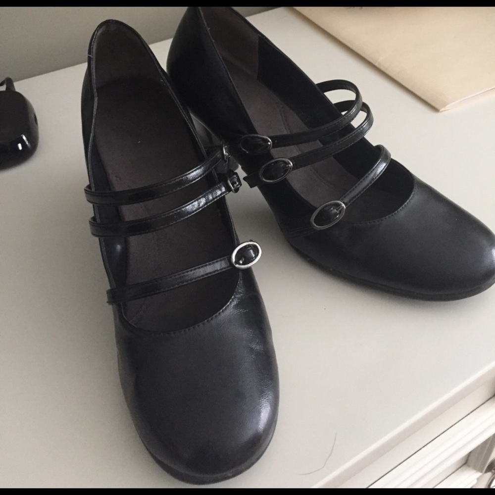 Black aerosoles Mary Janes