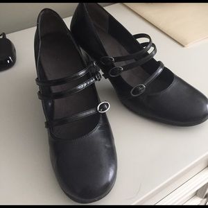 Black aerosoles Mary Janes