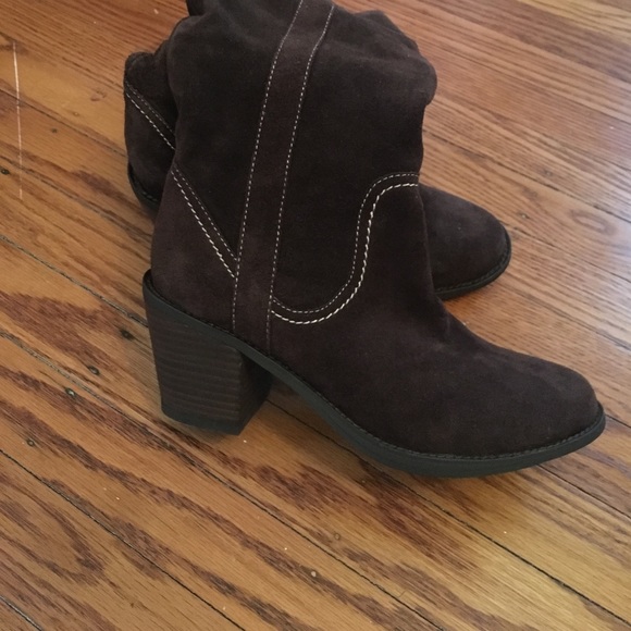 NEW Steve Madden suede boots - Picture 2 of 3