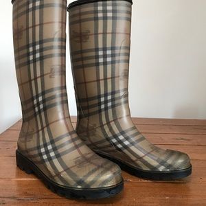 Burberry rain boots