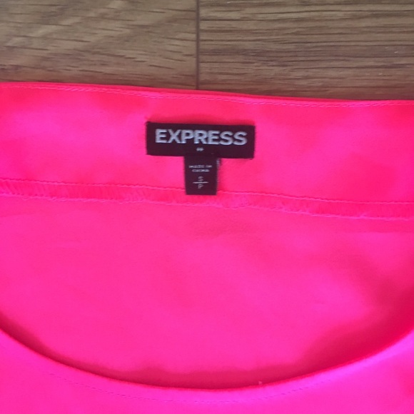 Express Party Top! - Picture 3 of 4