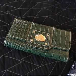 Green wallet