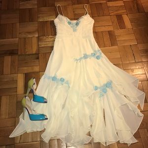 Niki Livas prom dress