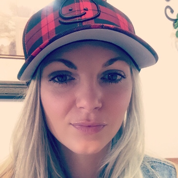 Meet your Posher, Natalie - Picture 2 of 2