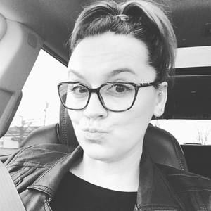 Meet your Posher, Caitlin