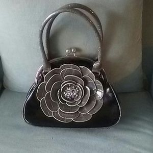 Glamour statement purse