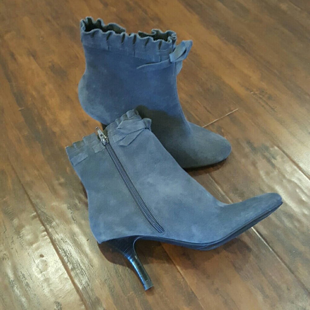 Grey heels - Picture 2 of 3