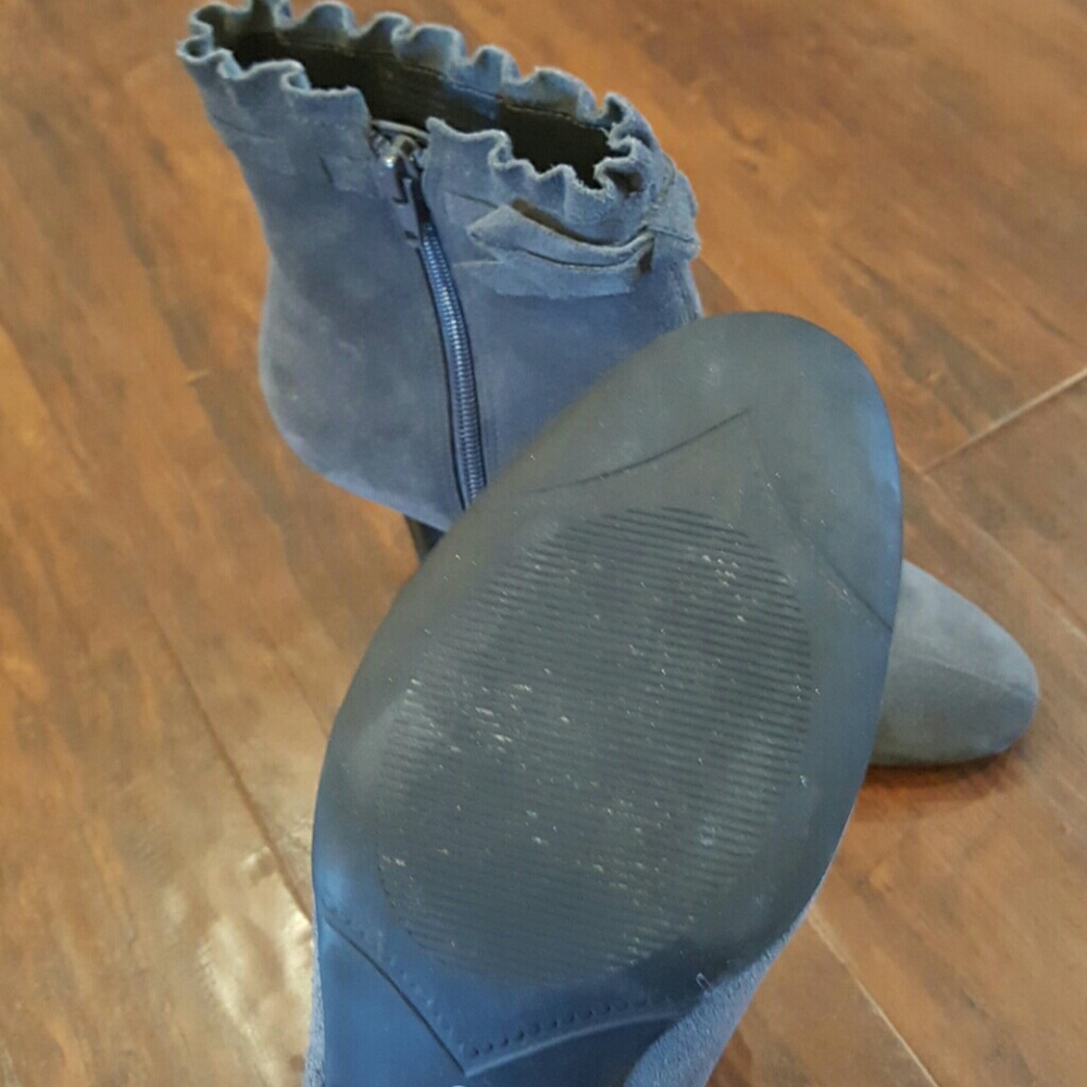 Grey heels - Picture 3 of 3