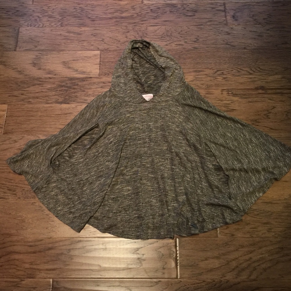 Romeo&Juliet Couture hooded knit cape sweater
