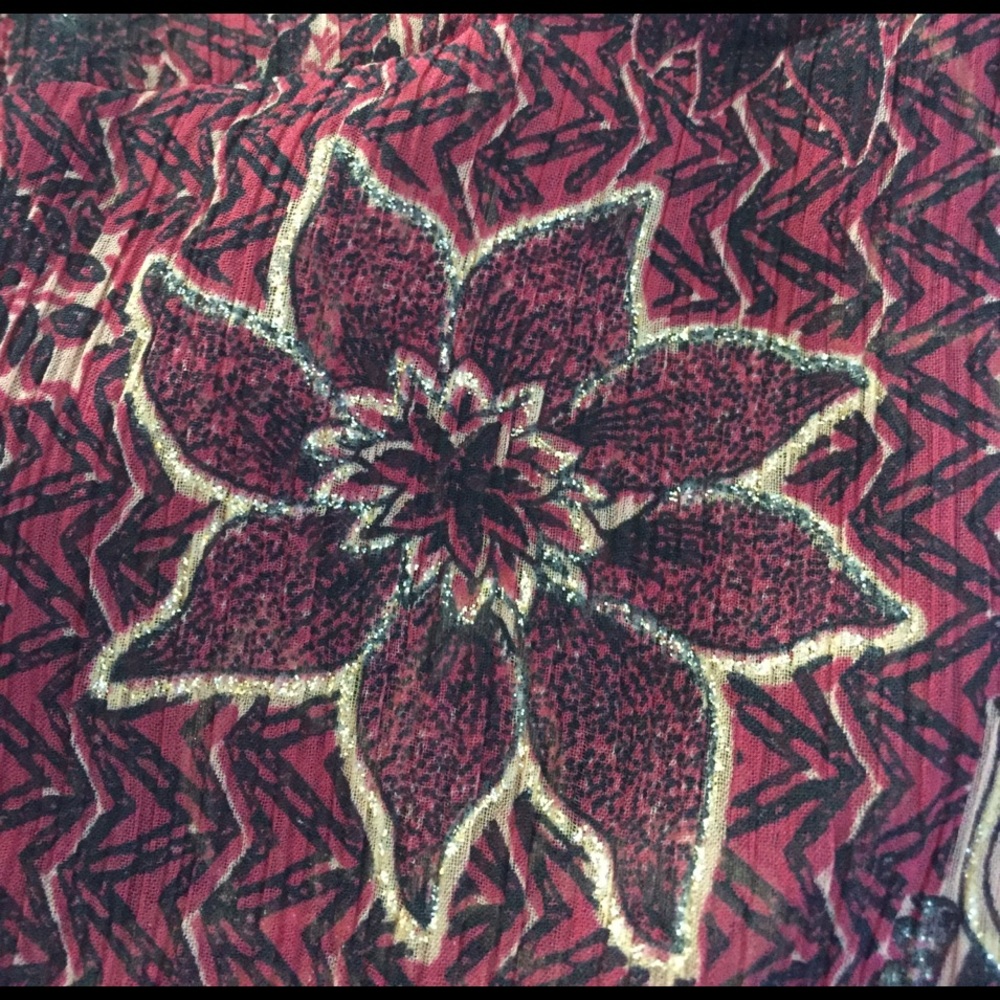 Maroon Flower Stunner - image 4