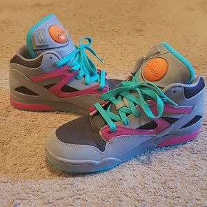 "THROWBACK" Reebok Pumps Youth size 5