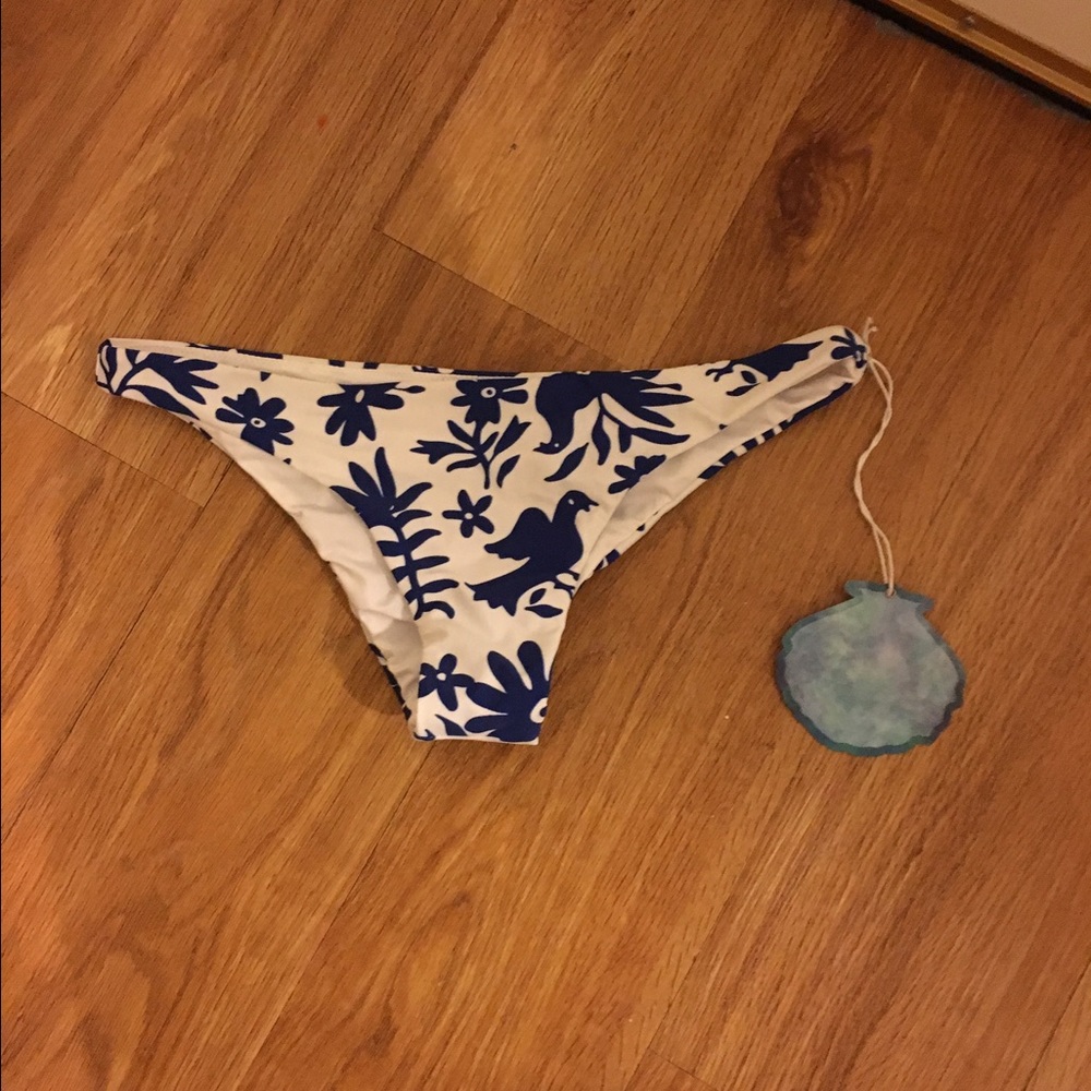 Super cute Show me your mumu bathing suit bottoms