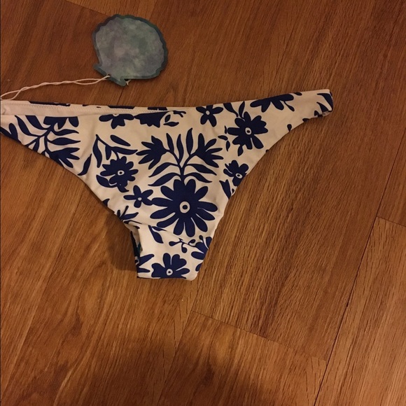Super cute Show me your mumu bathing suit bottoms - Picture 2 of 3