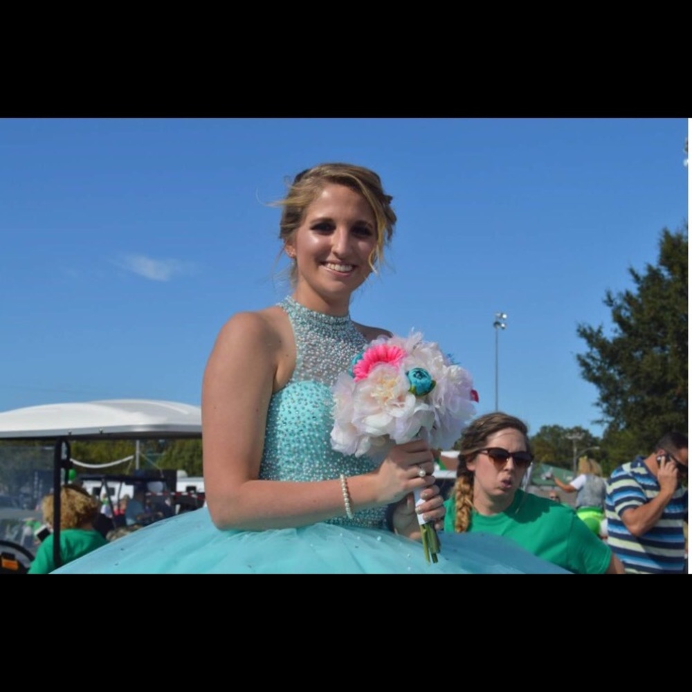 Meet your Posher, Emily