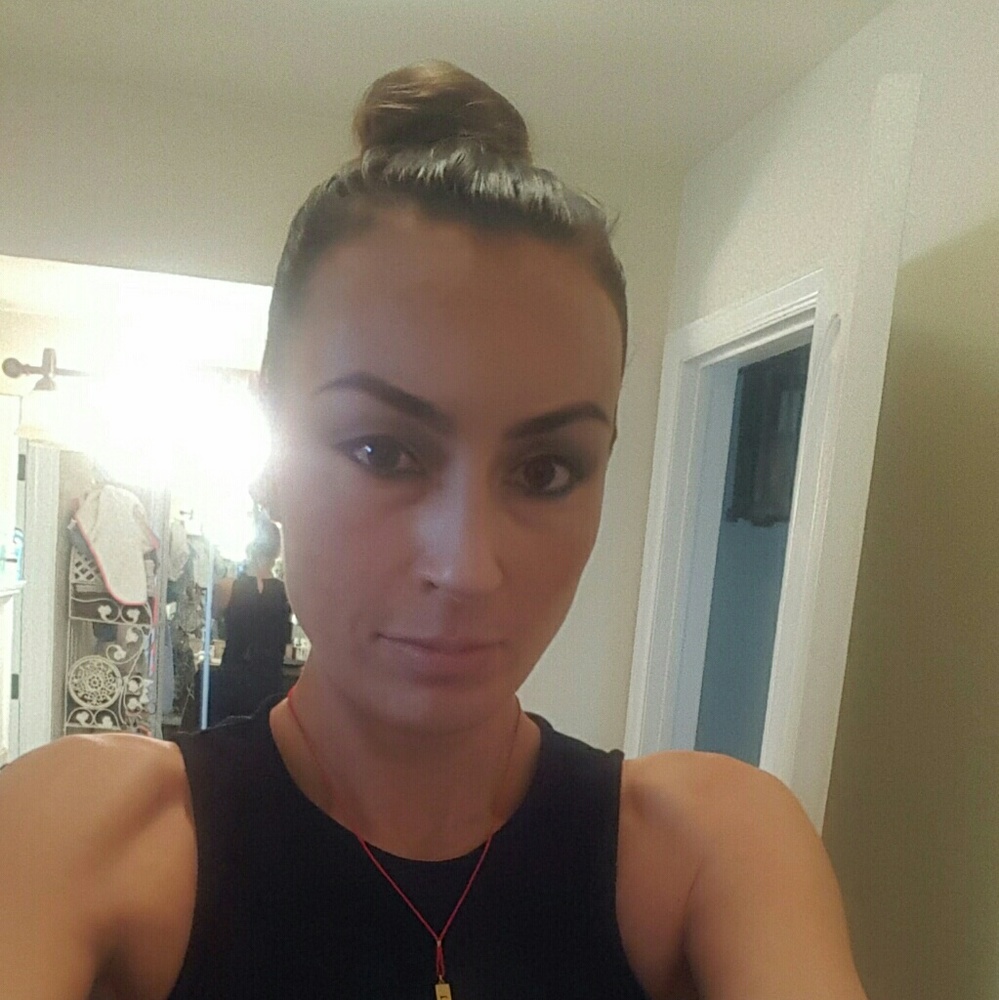 Meet your Posher, Cara