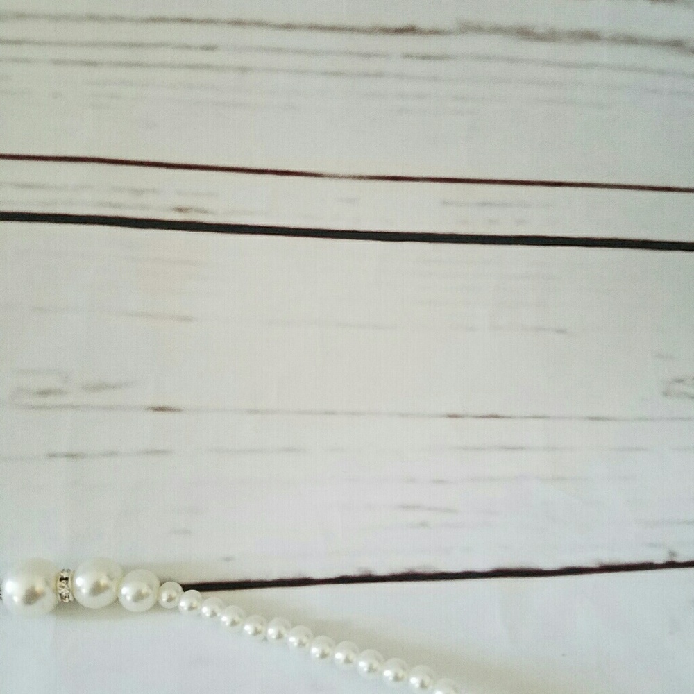 Classy Necklace - Picture 2 of 4