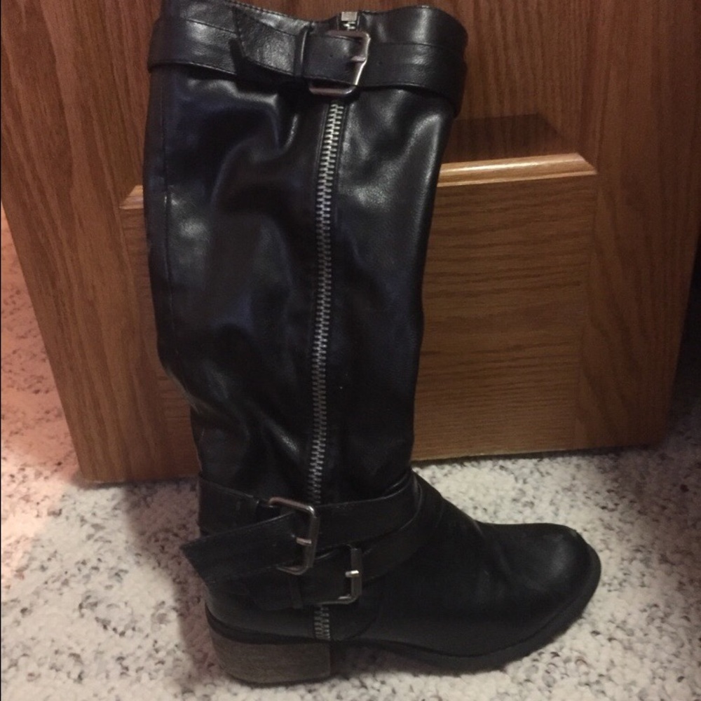 Black boots