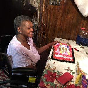 Meet your Posher, Lorraine