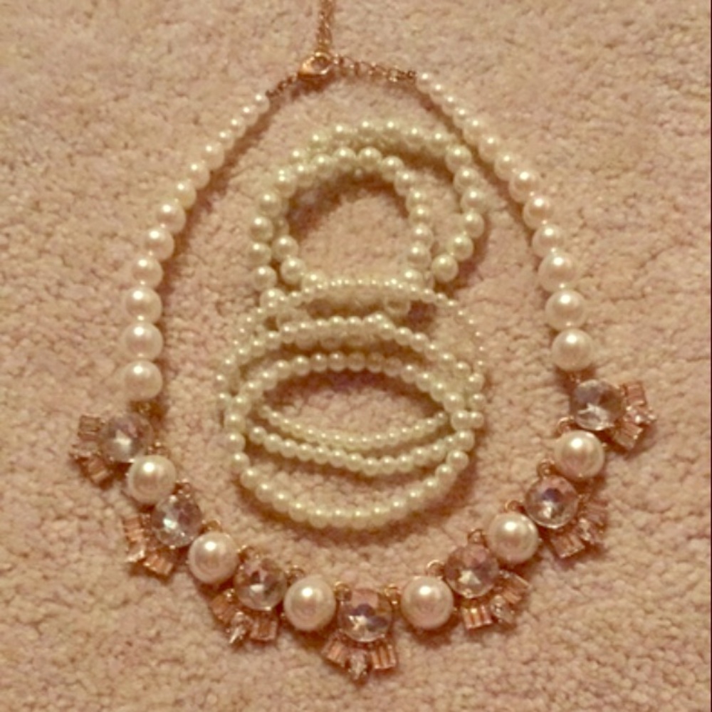 Pearl Necklace and Bracelets Set NWOT