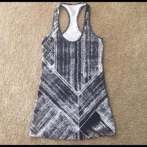 Lululemon racerback tank size 4 GREAT condition