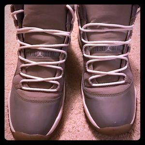 Jordan 11's grey. Size 7 youth
