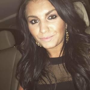 Meet your Posher, Nia