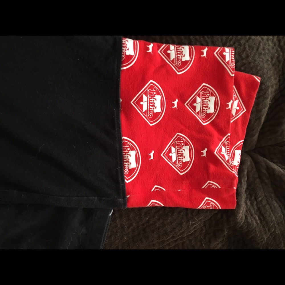 VS Philadelphia Phillies yoga pants