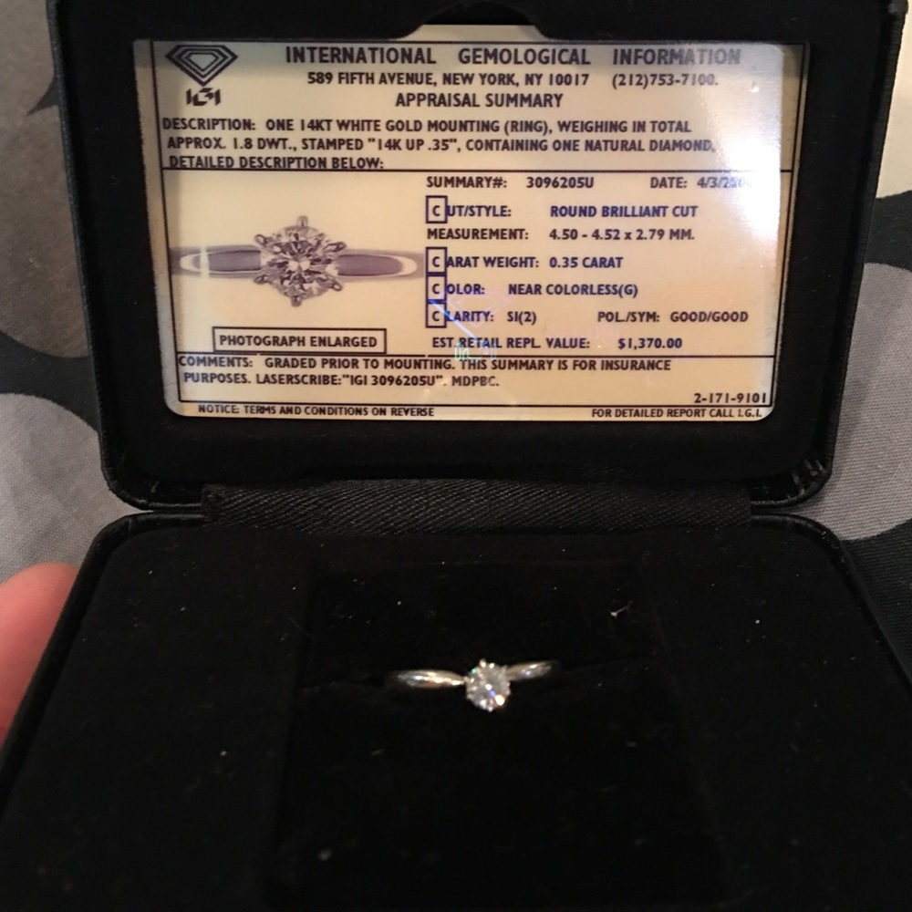 14kt white gold diamond ring