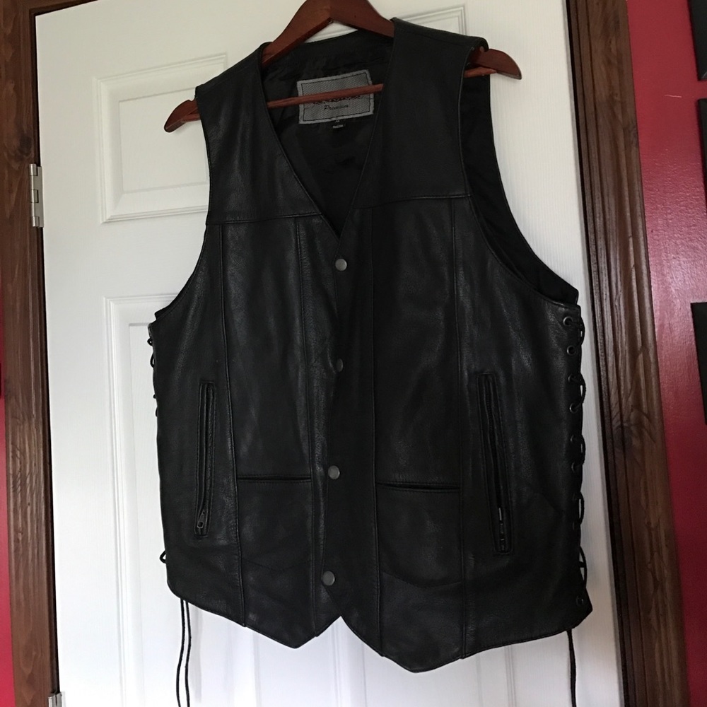Unik Leather Vest