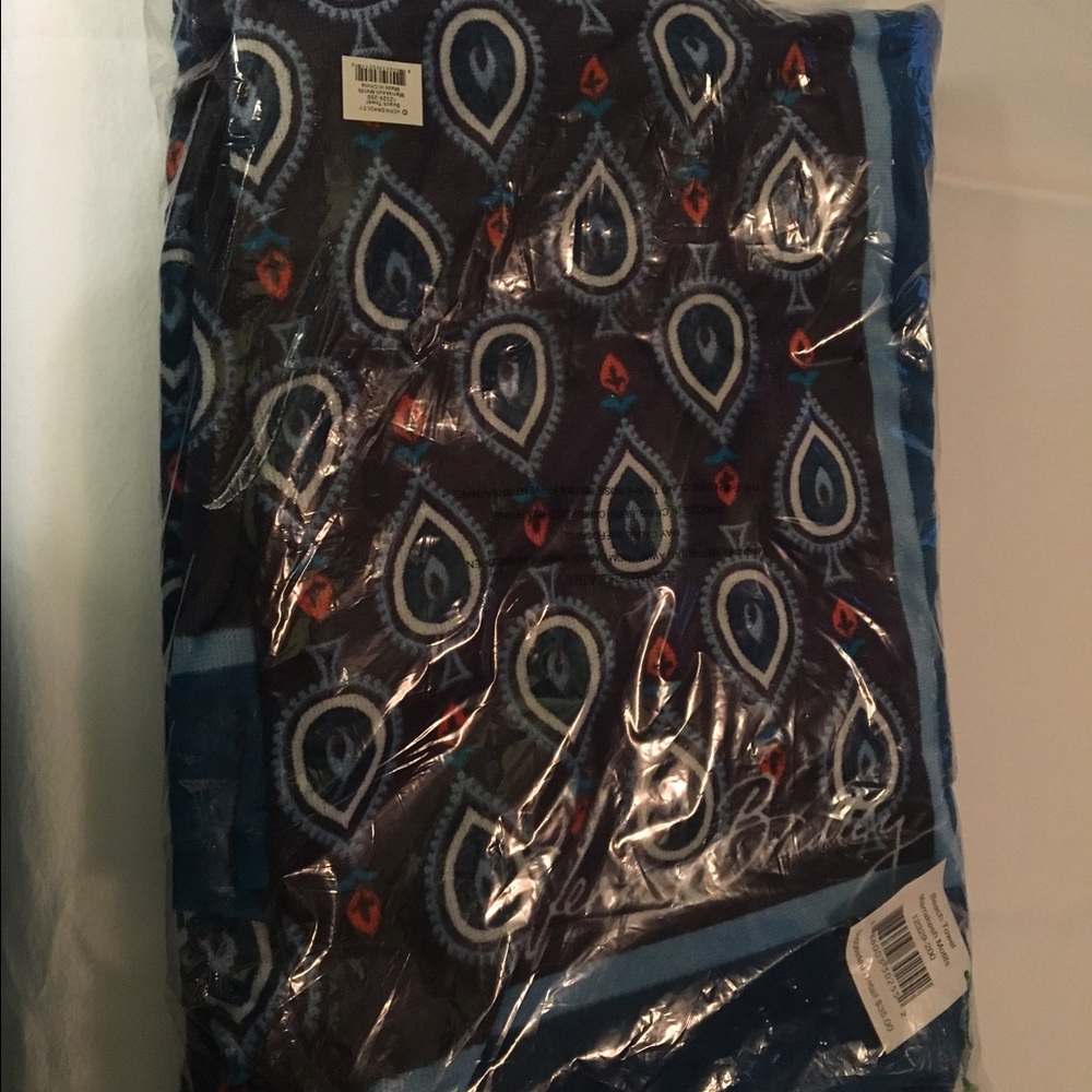 Vera Bradley Marrakesh motifs beach towel. NWT