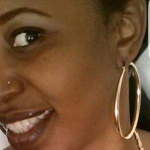 Meet your Posher, Tania