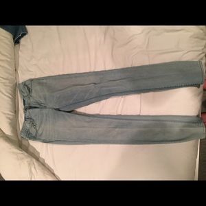 PERFECT CONDITION LIGHT BLUE HIGH WAISTED JEANS