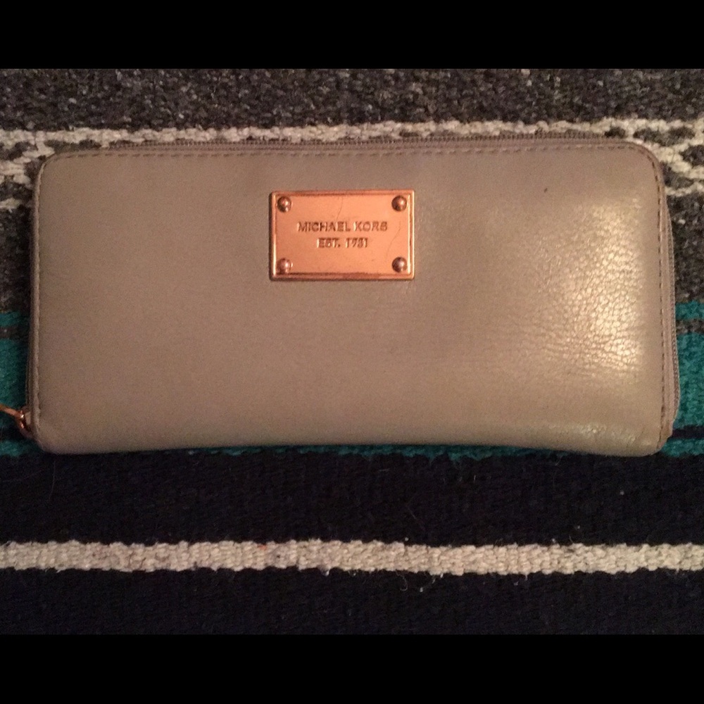 Michael Kors *SOLD* grey leather rose gold wallet