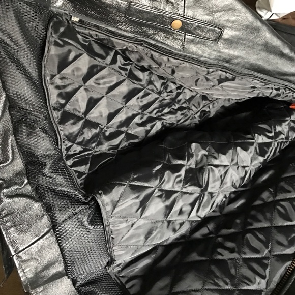 Genuine leather w/ removable thinsulate liner. - Picture 2 of 4