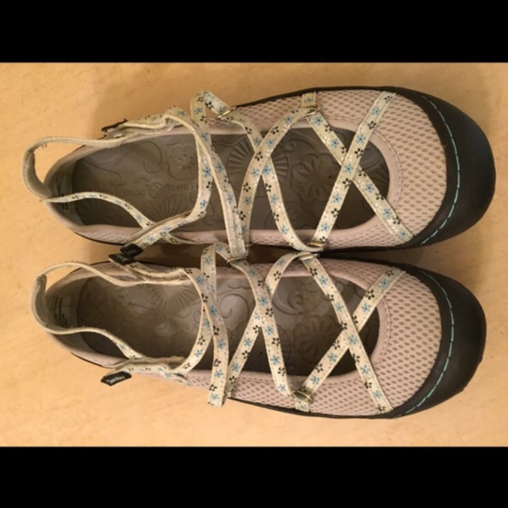 Jambu walking shoes