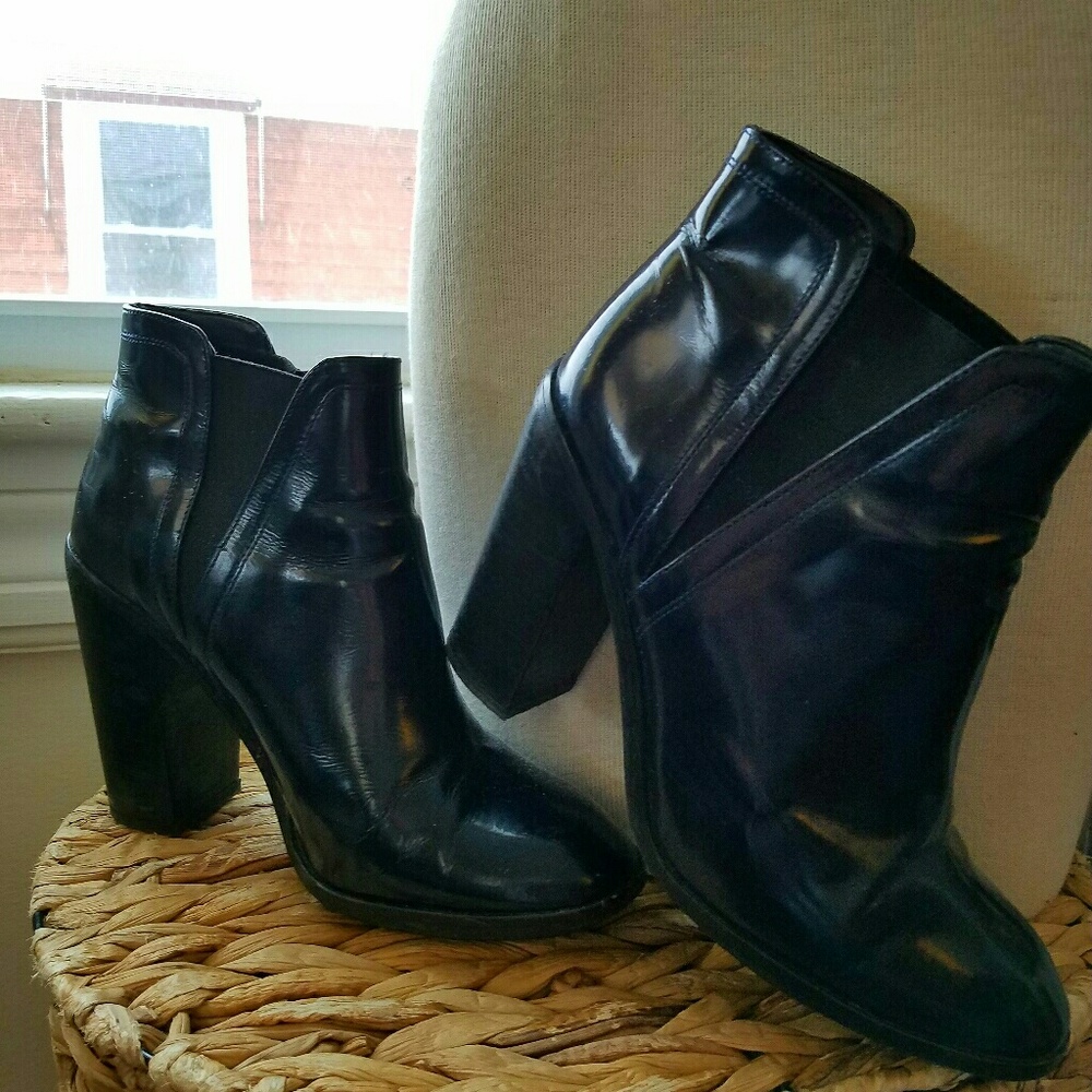 Zara midnight blue patent leather booties