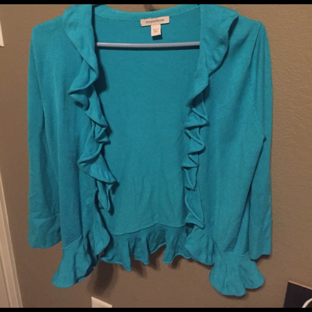Sweater with ruffles