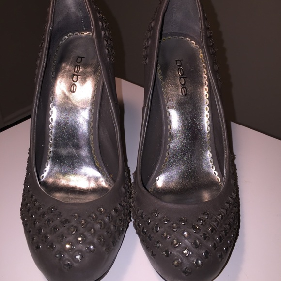 Gray leather rhinestone pumps - Picture 2 of 6
