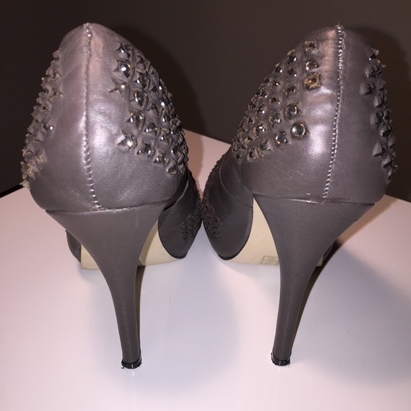 Gray leather rhinestone pumps - Picture 5 of 6