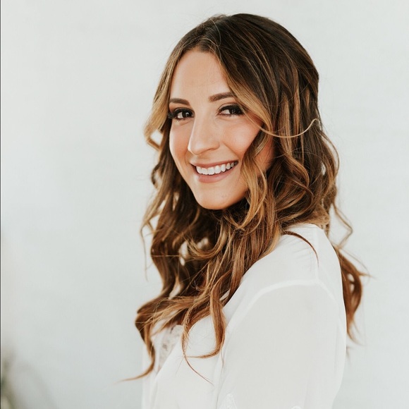 Meet your Posher, Lauren - Picture 1 of 1