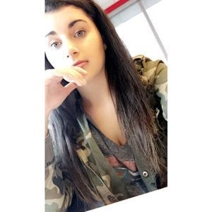 Meet your Posher, Danielle