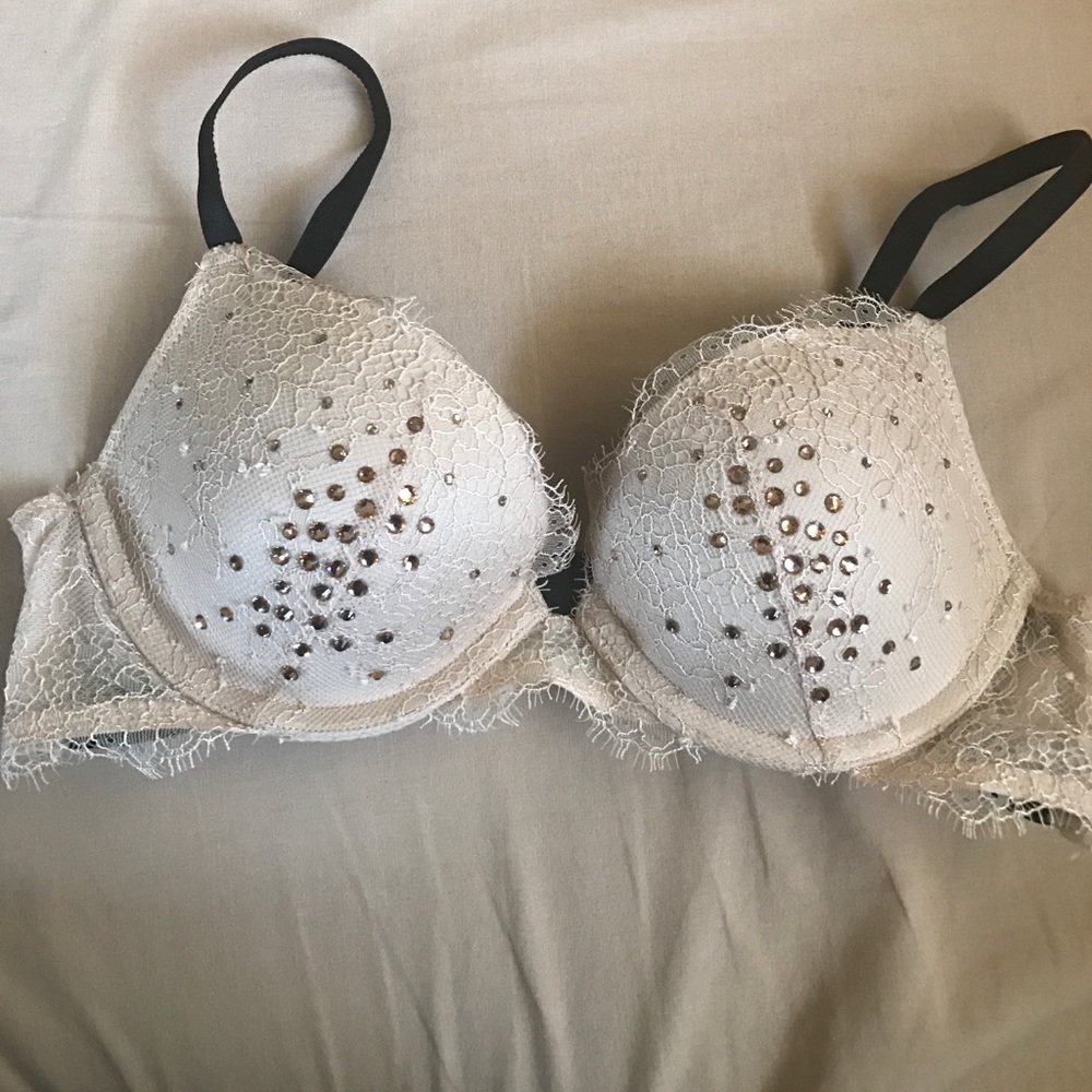 NWOT VS BRA⭕️SOLD⭕️