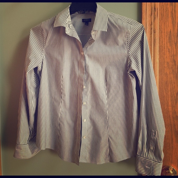 Talbots Tops - Talbots pinstriped Oxford size 6