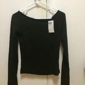 Brandy Melville black off the shoulder top