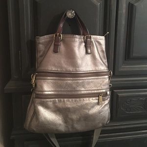 Fossil tote