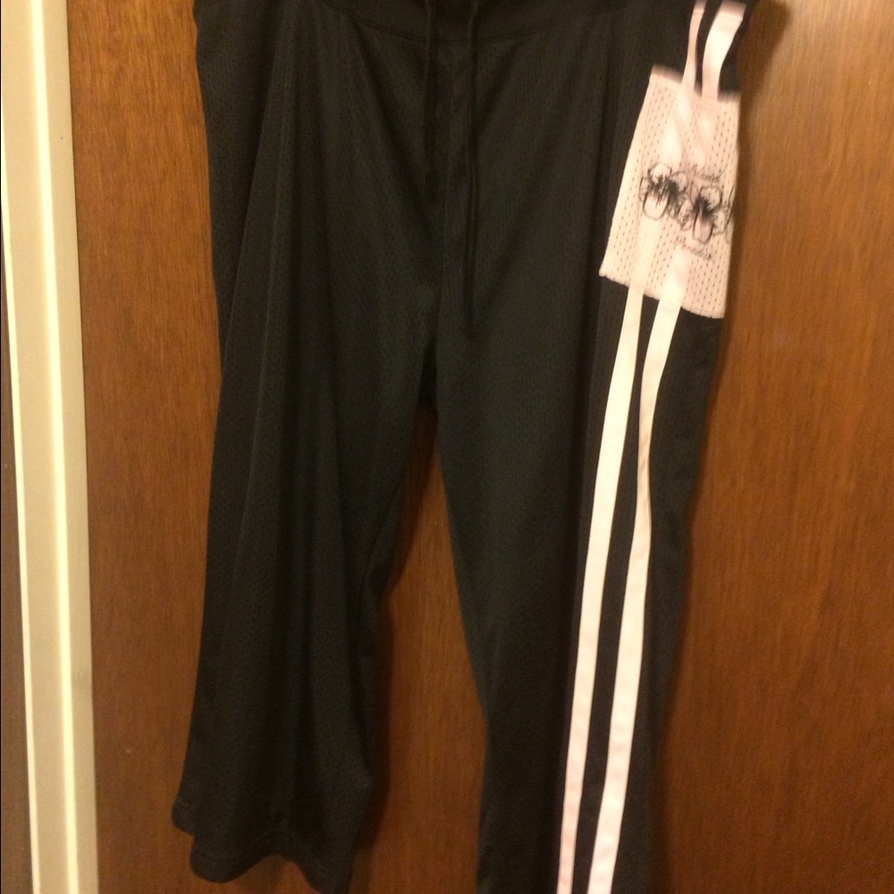 Black XL Capri's w/pink stripe. Elastic/Tie Waist